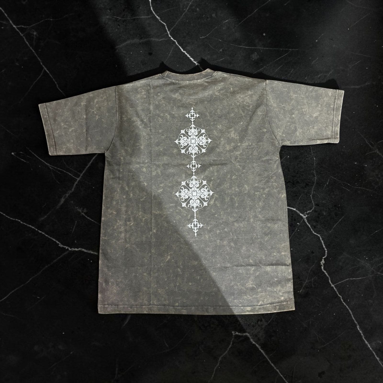 DOWN SHOULDER ACID WASH T-SHIRT